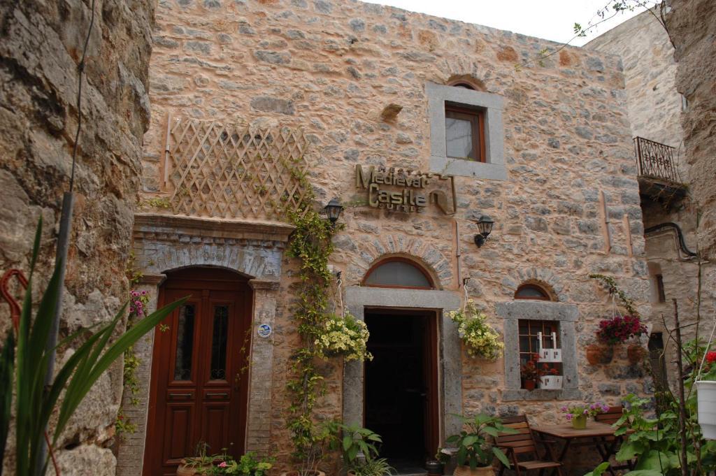 Mestá Medieval Castle المظهر الخارجي الصورة